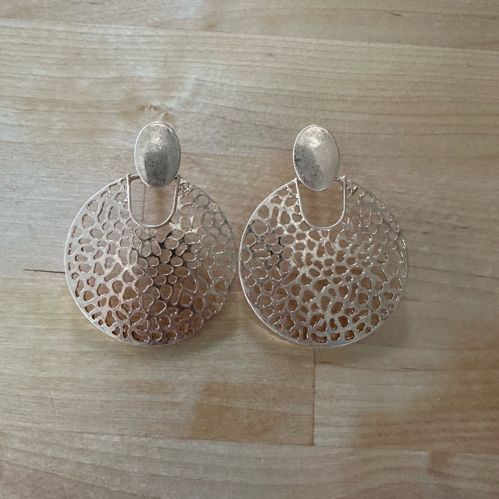 Elegant gold Dangle Earrings